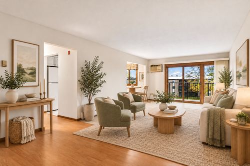 140-2700 Oxford St N, Roseville, MN, 55113-2062 | Card Image