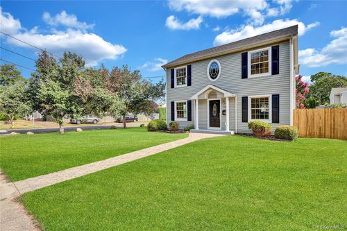 695 Montauk Hwy, Islip, NY, 11751 | Card Image