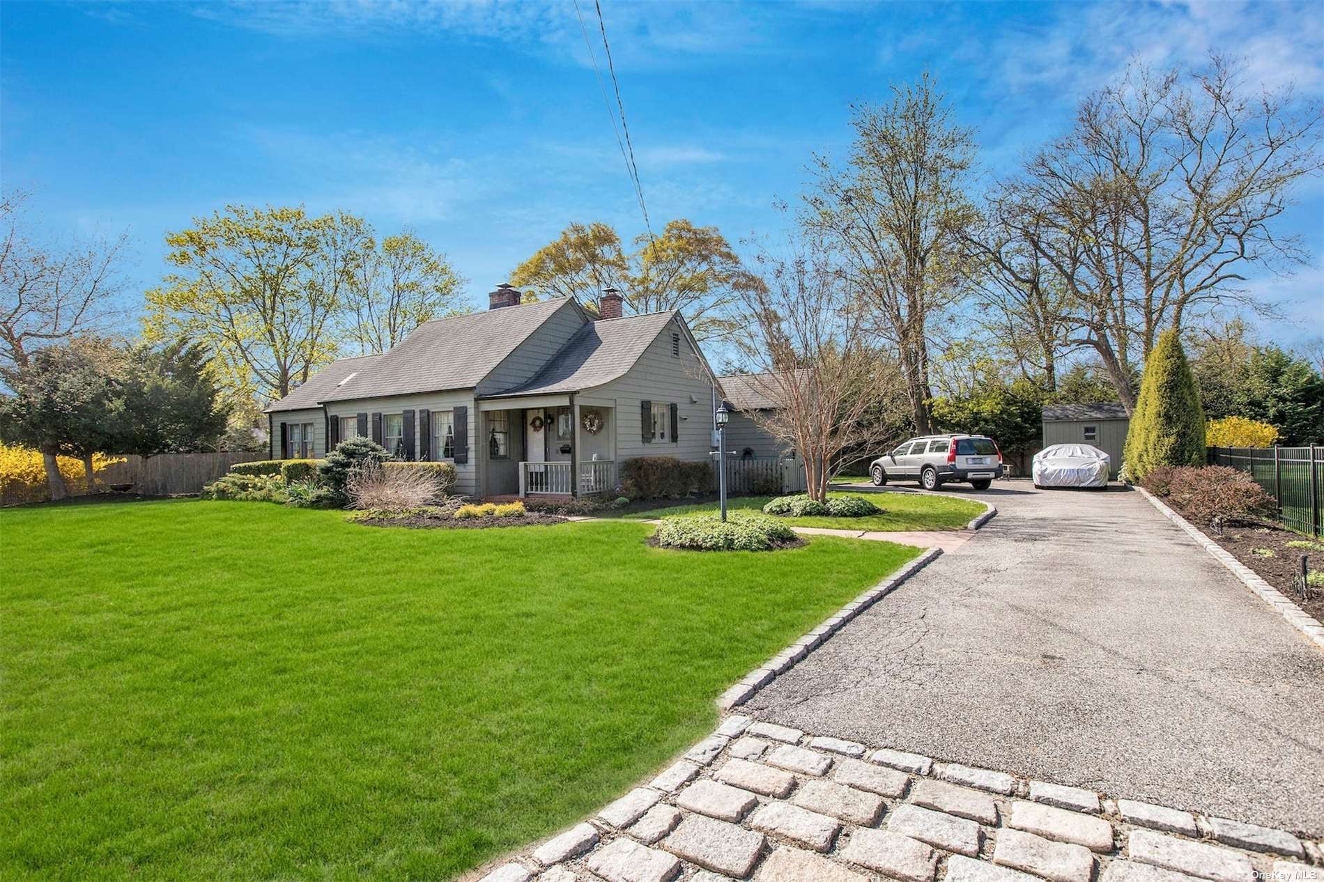 18 Cedar Avenue Ext, Sold in Islip Zoocasa