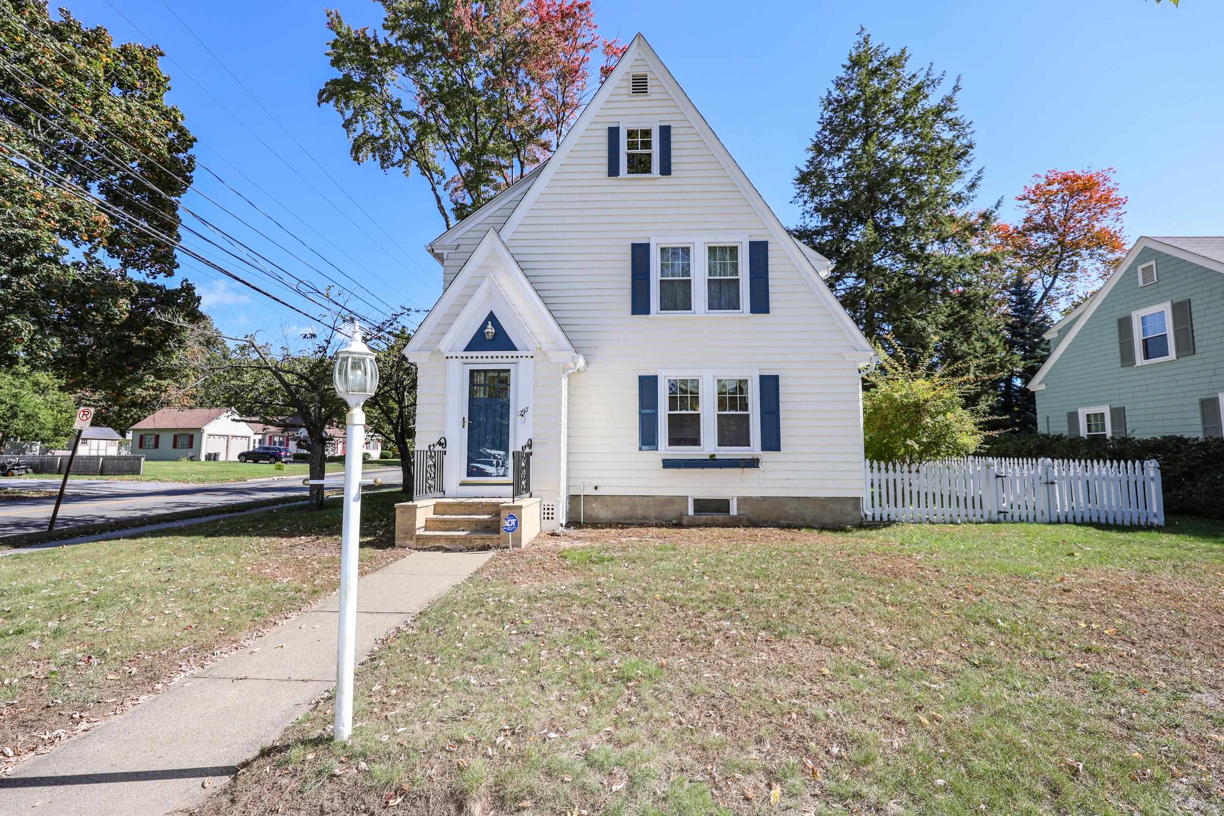 Oak St, Manchester, NH 03104