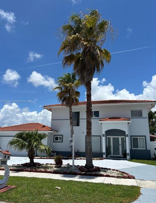 12923 Sw 207th Ter, Miami, FL, 33177-5526 | Card Image