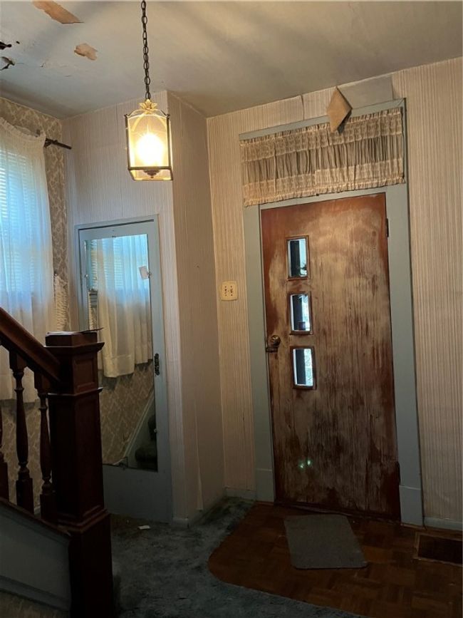 135 Custer Ave, House other with 3 bedrooms, 1 bathrooms and 3 parking in Vandergrift PA | Image 4