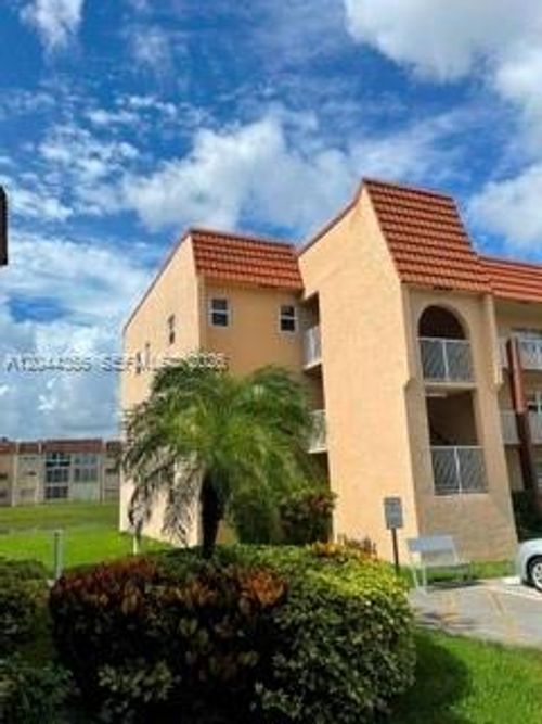 301-9010 Sunrise Lakes Blvd, Sunrise, FL, 33322-6074 | Card Image