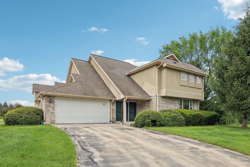 9177 W Elm Ct, Franklin, WI, 53132-7835 | Card Image