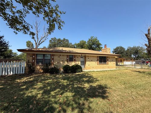 206 Poco St, Bangs, TX, 76823-3463 | Card Image