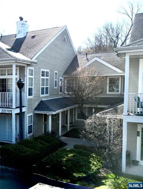 1120 Hyde Park Ct, Mahwah, NJ, 07430-3255 | Card Image