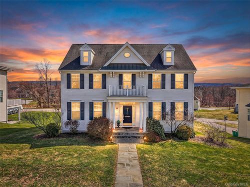 18 Four Corners Blvd, East Fishkill, NY, 12533-4310 | Card Image