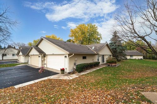20300 Hunter Ct, Lakeville, MN, 55044-7653 | Card Image