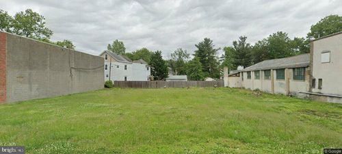 604 Broad St, Riverton, NJ, 08077-1321 | Card Image