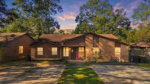 215 Lazy Ln, Conroe, TX, 77301-2131 | Card Image