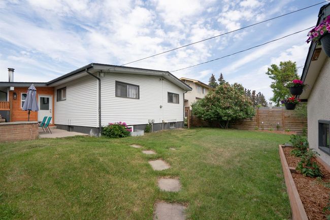 4828 Nipawin Cres Nw, House detached with 4 bedrooms, 2 bathrooms and 3 parking in Calgary AB | Image 42