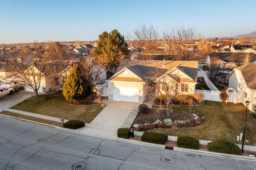 227 E 1500 N, Layton, UT, 84041-2968 | Card Image