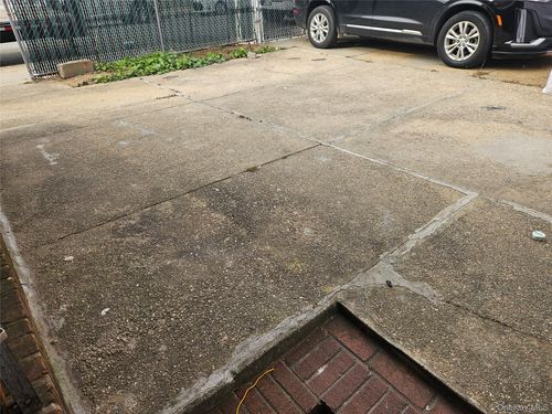 699 Conduit Blvd, Brooklyn, NY, 11208-3414 | Card Image