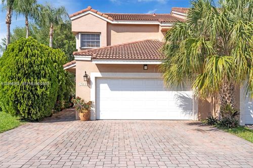 35l-8211 Nw 191st Ln, Hialeah, FL, 33015-5359 | Card Image