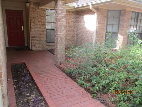 25 Dover Dr, Conroe, TX, 77304-2747 | Card Image