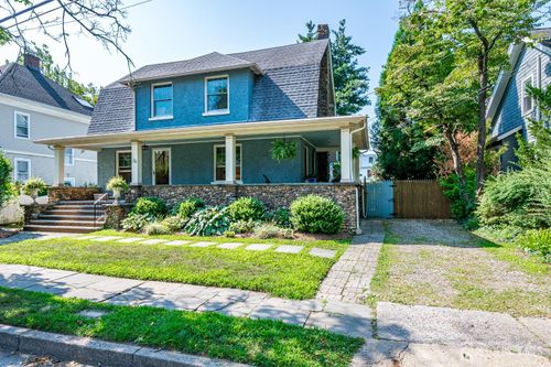 28 Clinton Pl, Metuchen, NJ, 08840-2406 | Card Image