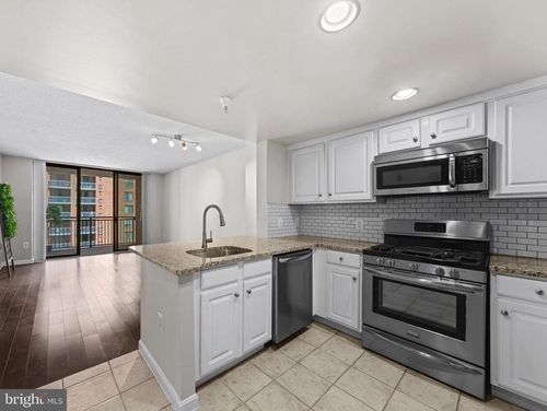 820-11710 Old Georgetown Rd, NORTH BETHESDA, MD, 20852-2696 | Card Image