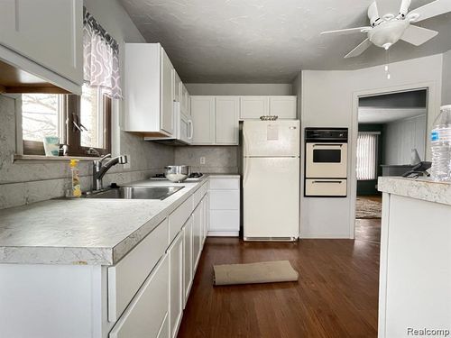 26540 Hoover Rd, Warren, MI, 48089-1137 | Card Image