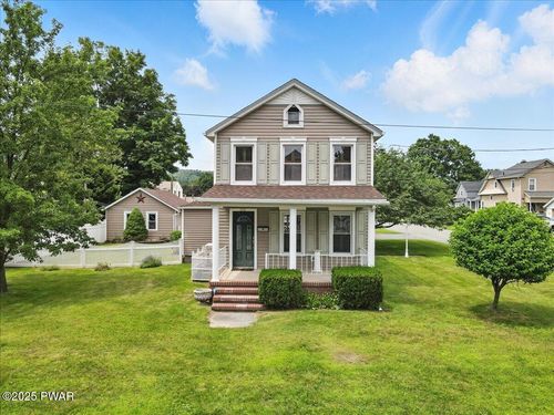 201 Avenue N, Matamoras, PA, 18336-1419 | Card Image
