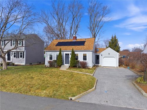 85 Gillan Ave, Warwick, RI, 02886-3105 | Card Image