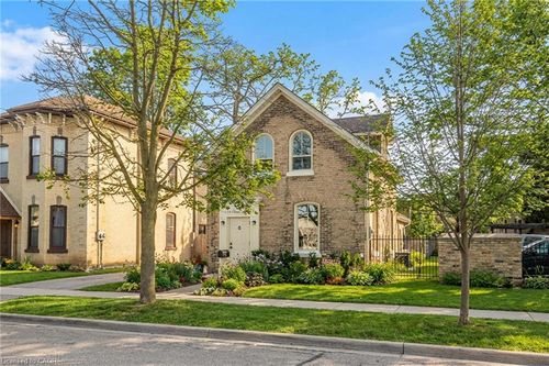 88 William St, Brantford, ON, N3T3K8 | Card Image