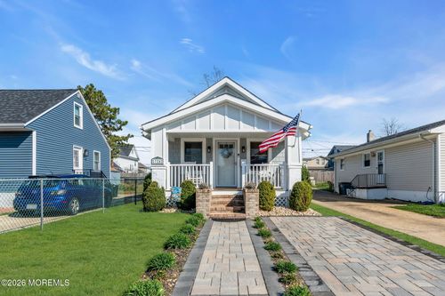 724 19th Ave, Lake Como, NJ, 07719-2903 | Card Image