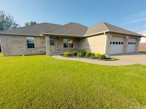 3001 Newcastle Dr, Paragould, AR, 72450-5272 | Card Image