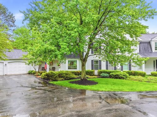 104 Manor Brook Dr, Chagrin Falls, OH, 44022-4108 | Card Image