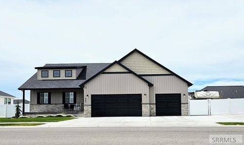 665 Hollow Dr, Idaho Falls, ID, 83401-3487 | Card Image