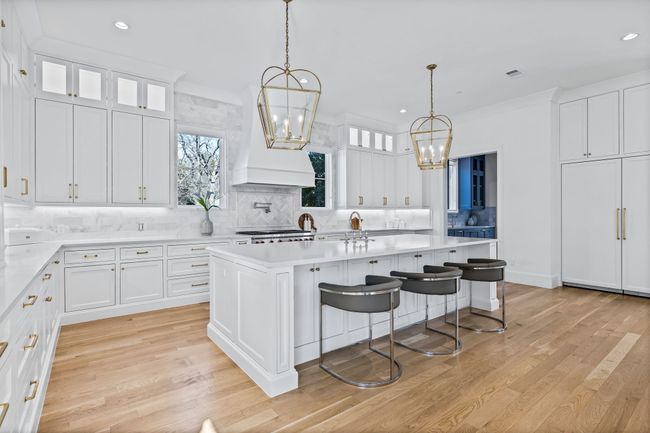 11021 Royalshire Dr, House other with 5 bedrooms, 9 bathrooms and null parking in Dallas TX | Image 7