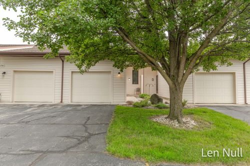 2742 Stonebluff Dr Sw, Wyoming, MI, 49519-6102 | Card Image