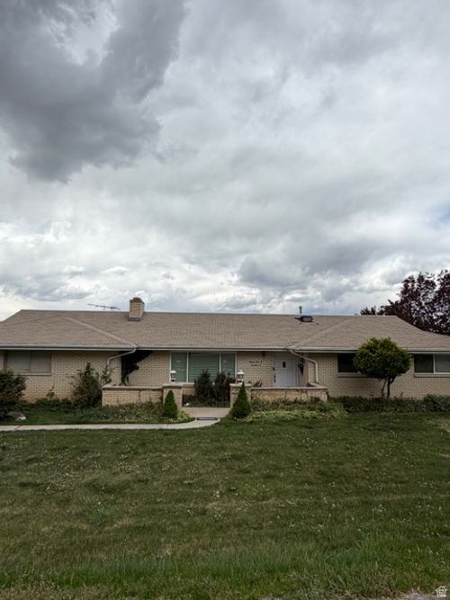 24 S 1400 E, Pleasant Grove, UT, 84062-3034 | Card Image