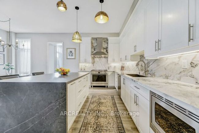 25 Thompson Way, House other with 4 bedrooms, 4 bathrooms and 7 parking in Springwater ON | Image 6