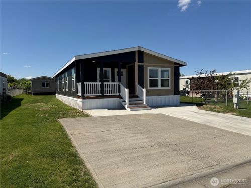44-205 Pleasant Ave, Grandview, WA, 98930-9476 | Card Image