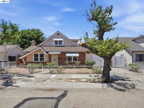 3887 Shasta Cir, Pittsburg, CA, 94565-5936 | Card Image