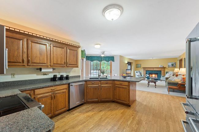 N31W7262 Lincoln Boulevard, House other with 5 bedrooms, 3 bathrooms and null parking in Cedarburg WI | Image 9
