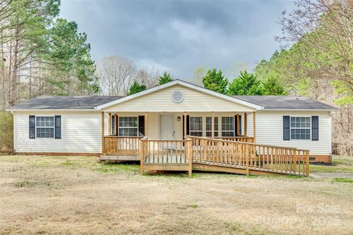 3924 Ernandez Rd, Richburg, SC, 29729-9372 | Card Image