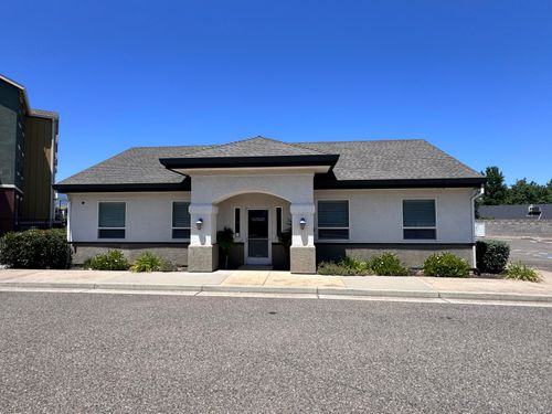 3570 Santa Rosa Way, Redding, CA, 96003 | Card Image