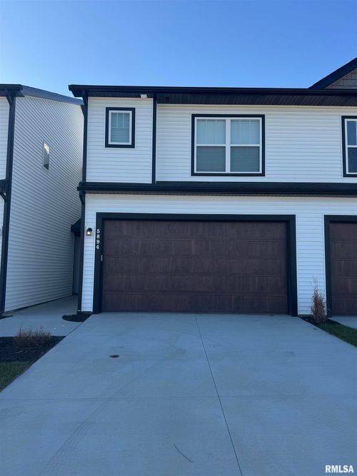 5894 Butterfield Ct, Bettendorf, IA, 52722 | Card Image