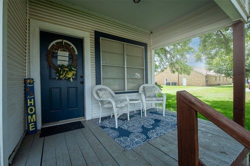 202 S Broadway St, Caldwell, TX, 77836-1636 | Card Image