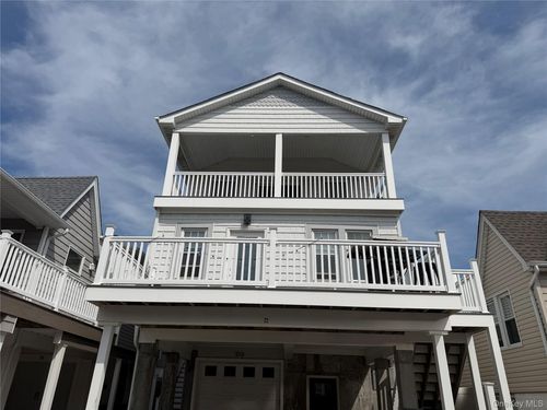 72 Florida St, Long Beach, NY, 11561-1145 | Card Image