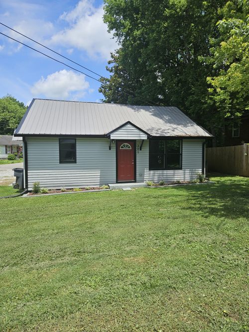 201 Winding Way, Mc Minnville, TN, 37110-2242 | Card Image
