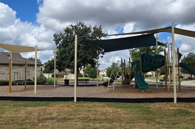 HOA Park just a short walk away! | Image 27