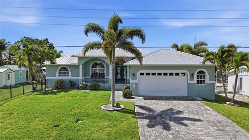 521 Peeples Dr, Punta Gorda, FL, 33950-7339 | Card Image