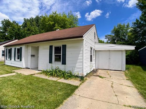 22120 Condon St, Oak Park, MI, 48237-2924 | Card Image