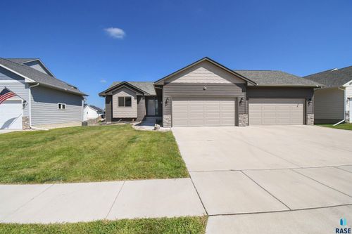 9004 W 24th St, Sioux Falls, SD, 57106-0421 | Card Image