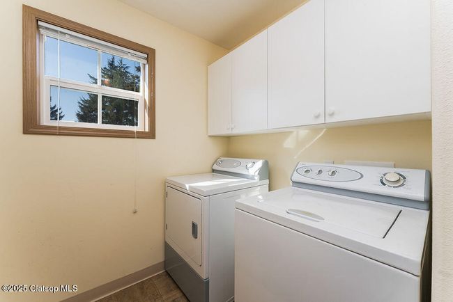 UNIT-403 - 420 Elk Creek Rd, Condo with 2 bedrooms, 1 bathrooms and null parking in Cannon Beach OR | Image 12