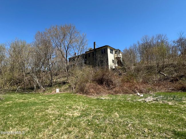 1017 - 10151017 Simonds Rd, Home with 0 bedrooms, 2 bathrooms and 10 parking in Williamstown MA | Image 38
