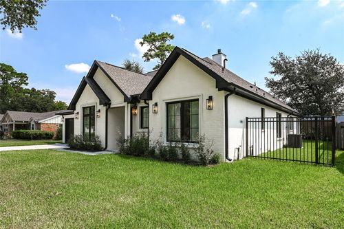 1506 Maux Dr, Houston, TX, 77043-3358 | Card Image
