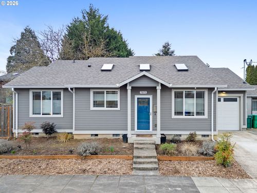 7071 Ne 17th Ave, Portland, OR, 97211-4705 | Card Image